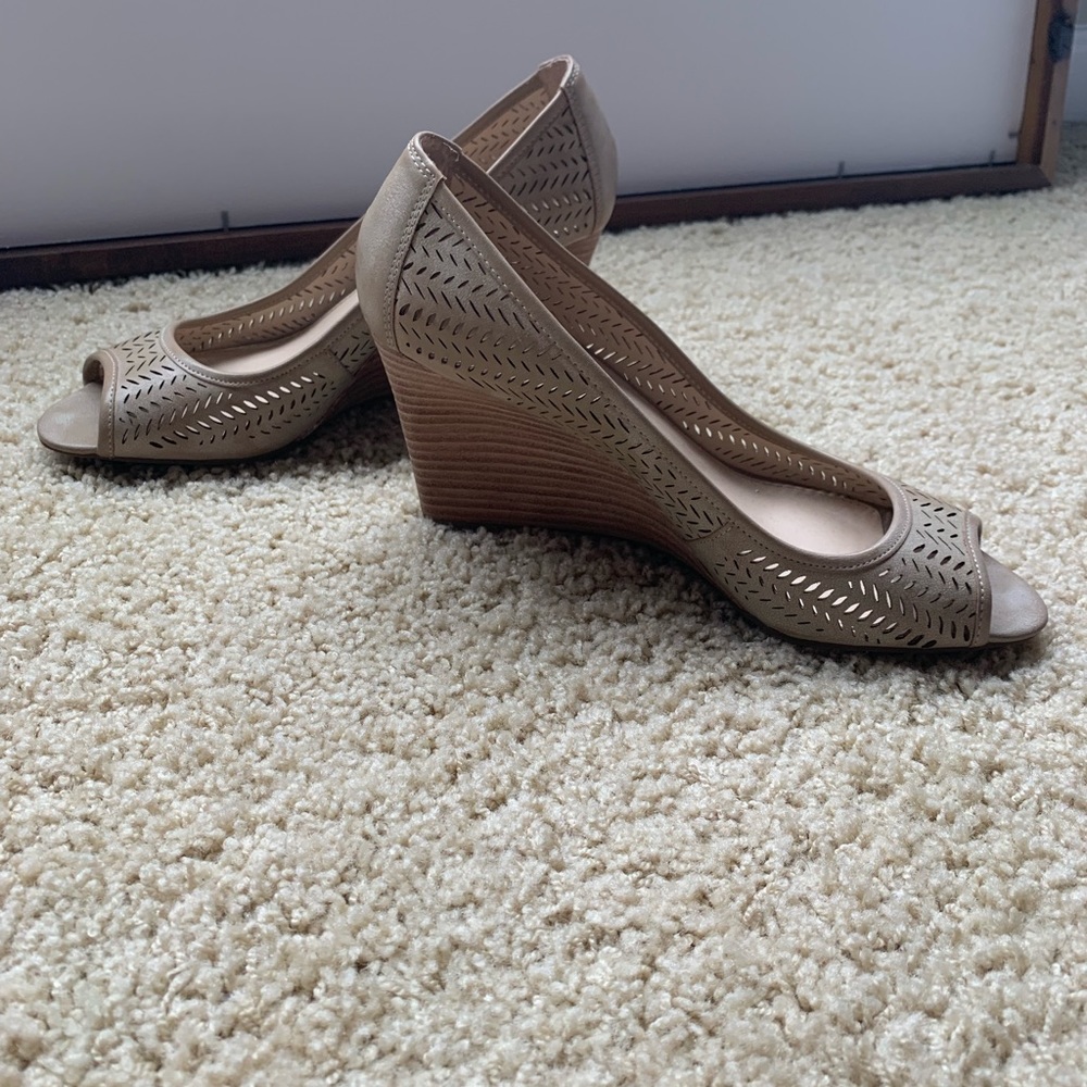 Franco Sarto nude peep toe wedges